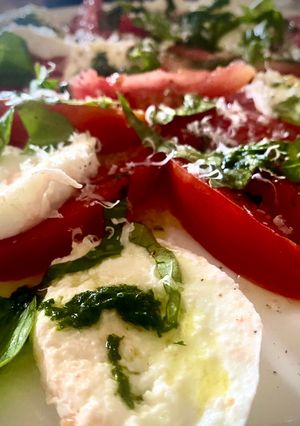Une photo de Tomates Mozzarella façon maison