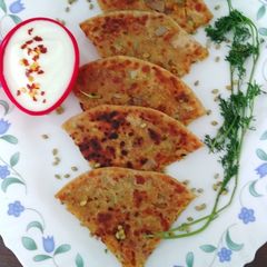 A picture of Oats Cabbage Stuffed Paratha.