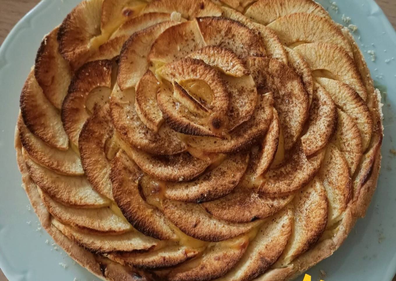 Tarte aux pommes sur fond de crème pâtissière au Cook Expert