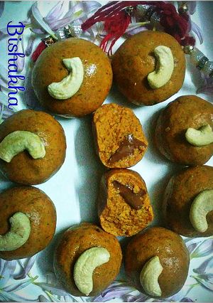 A picture of Chocolate Stuffed Besan Laddos.
