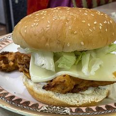 A picture of Zinger burger.