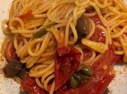 Una foto di pasta con friggitelli