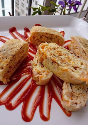 A picture of Tamagoyaki (Japanese Egg Omelet).