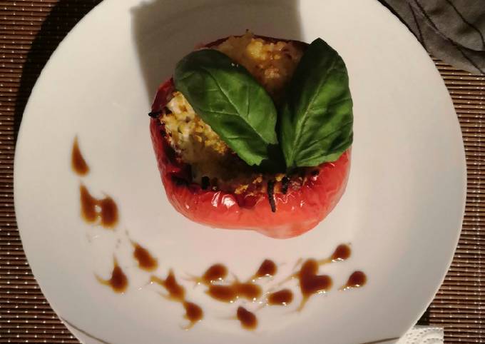 Guida passo passo a Preparare Fatto in casa super veloce Peperoni ripieni con ricotta e fiori di zucca