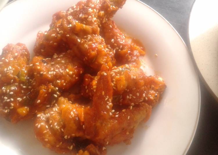Honey and spicy chicken wings