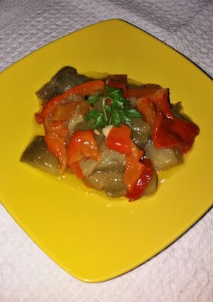 Una foto de Ensalada de pimientos asados y berenjenas