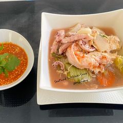 A picture of SeaFood SukiYaki Soup.