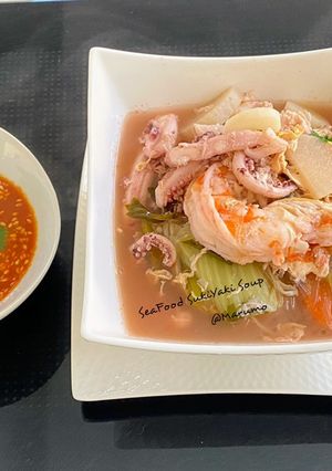 A picture of SeaFood SukiYaki Soup.
