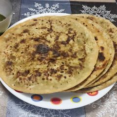 A picture of Matar Ka Paratha.