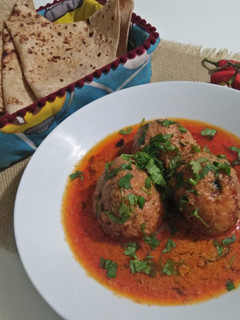 A picture of Vegetable Kofta with chapati.