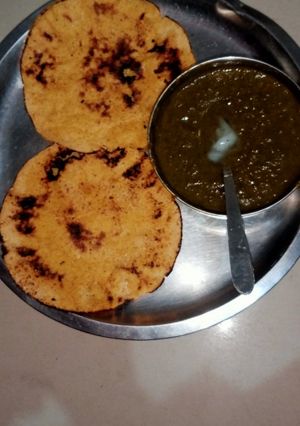 मक्के की रोटी और सरसों का साग (makki ki roti aur sarson ka saag recipe in Hindi) रेसिपी मुख्य फोटो