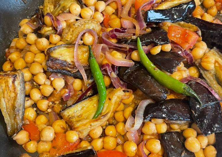 How to Make Perfect Aubergine &amp; Chickpea Curry