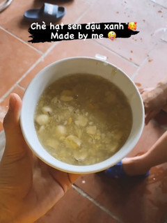 Hình của món Chè hạt sen đỗ xanh.