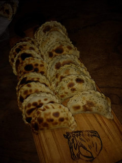 Una foto de Empanadas de pollo al verdeo