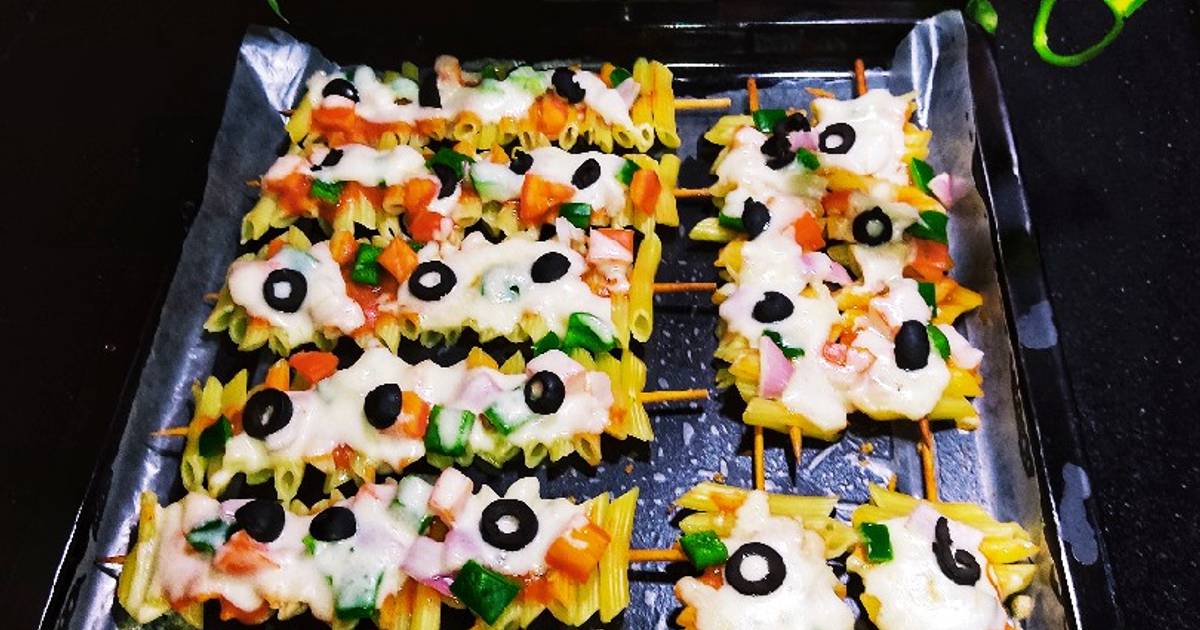 Penne Pizza Sticks Recipe by Bushra Mazhar - Cookpad