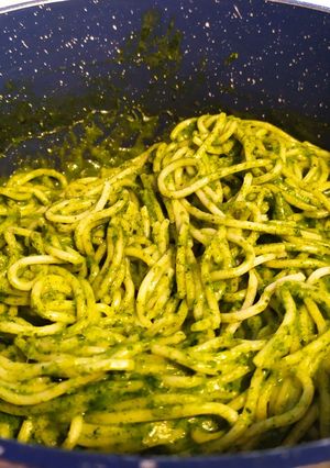 Una foto de Espagueti con crema de espinacas