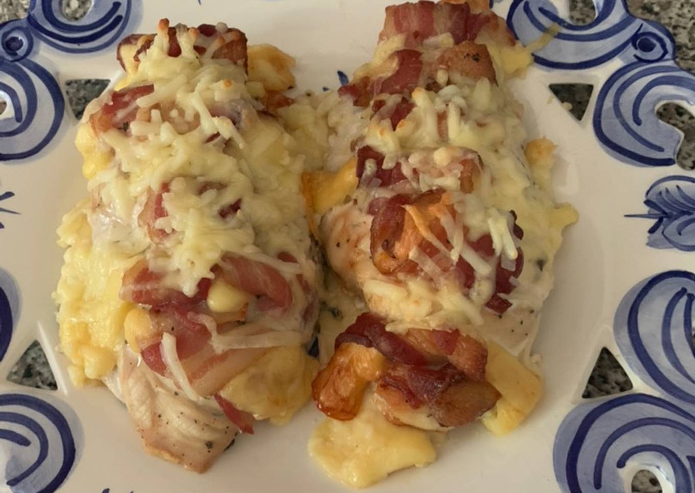 Pechuga de pollo con tocino 🥓 y queso 🧀