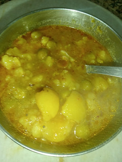 मटर आलू (Matar aloo recipe in Hindi) रेसिपी मुख्य फोटो