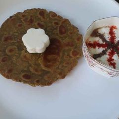 A picture of Green garlic Jowar bhakri.