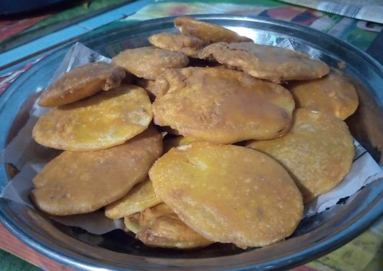 Potato sliced fritters (Aaloo ke pakorhay)