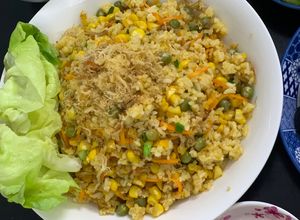 Hình của món Cơm chiên trứng muối chà bông.