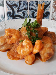 Una foto de Rape en salsa de langostino