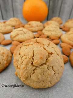 Una foto de Galletas de almendra y naranja
