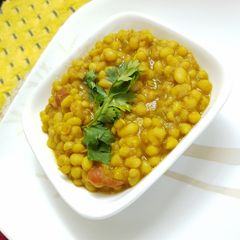 A picture of Soya bean curry.