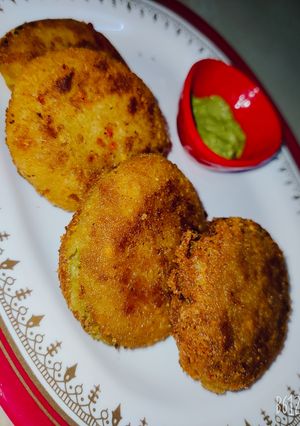 A picture of Green Chutney Aloo Tikki.