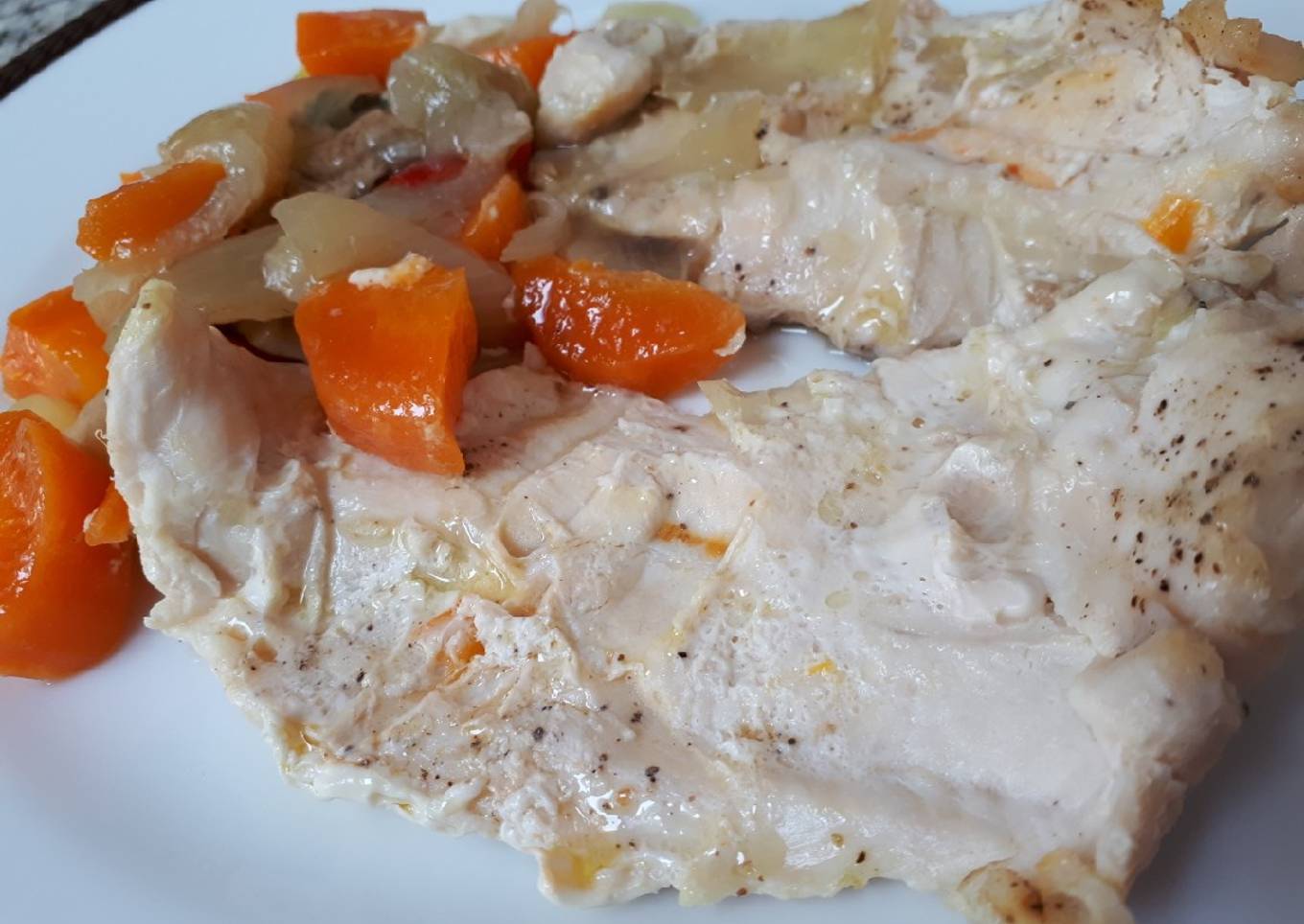 Pechuga de pollo al horno con verduras
