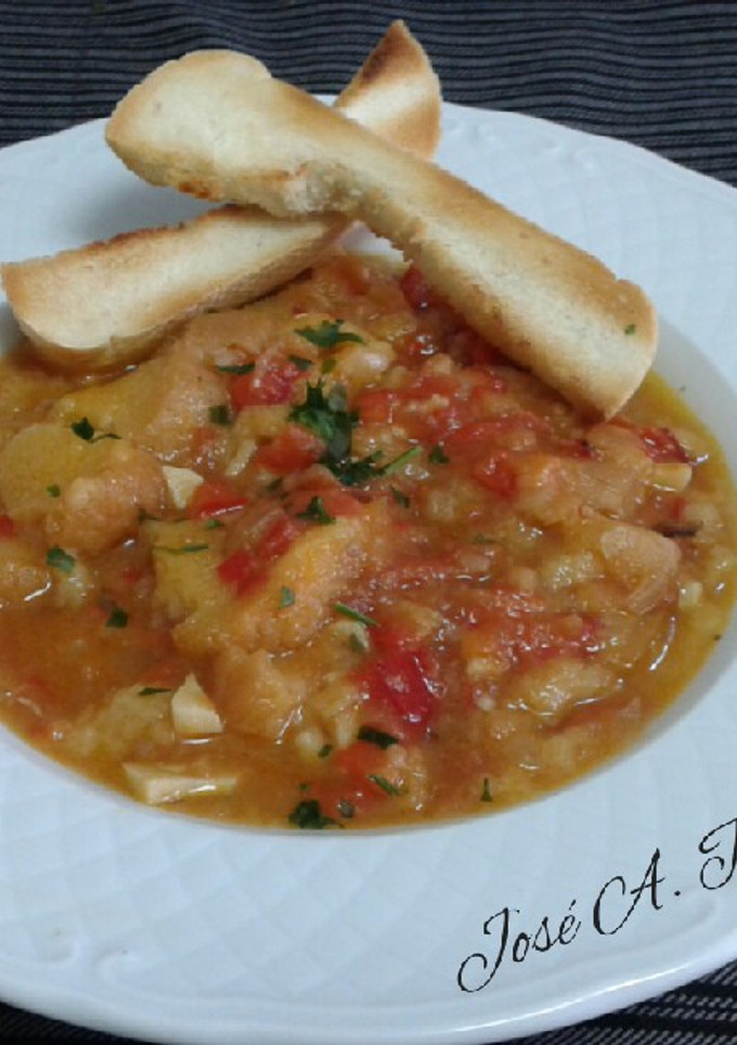 Una foto de Sopa de tomates y pimientos rojos