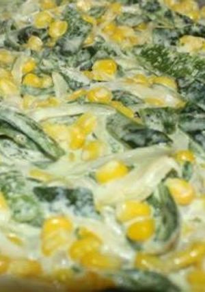 Una foto de Rajas poblanas con pollo