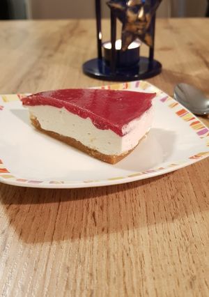 Hình của món Mixed Berry Mousse Cake.