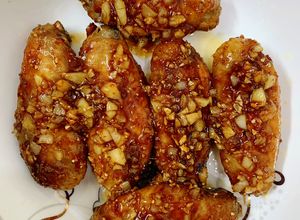 Hình của món Cánh gà chiên mắm tỏi 🧄.