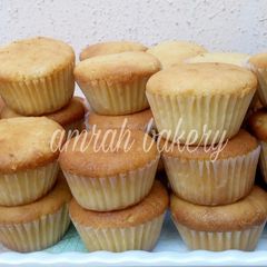 A picture of Vanilla cupcake.