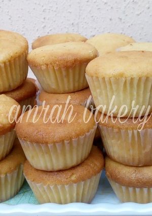 A picture of Vanilla cupcake.