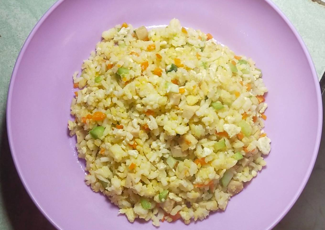 Nasi goreng telur dan sayuran
