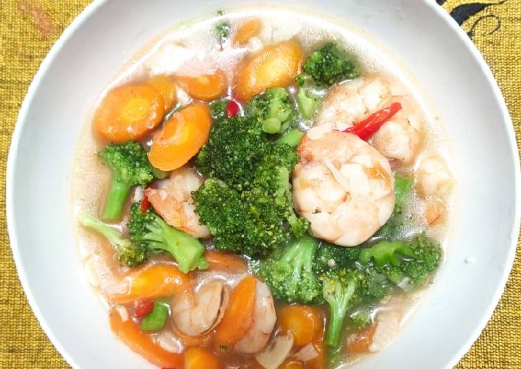 INI DIA! Resep Tumis brokoli wortel udang