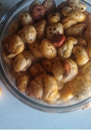 मखणा चिवडा (makhana chivda recipe in marathi) रेसिपी चे मुख्य फोटो