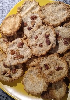 Una foto de Galletitas de avena y coco con nueces
