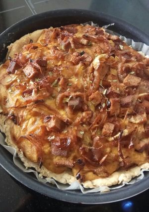A picture of Vegan Caramelized Onion Quiche.