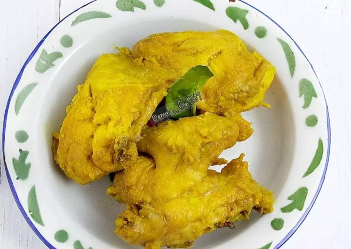 Ayam Ungkep Bumbu Kuning