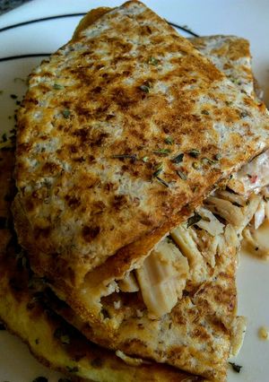 Una foto de TORTILLAS Integrales rellenas de claras de huevo y pechuga...!