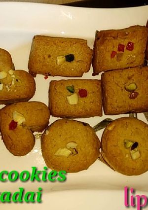 A picture of Wheat flour orange zest cookies.