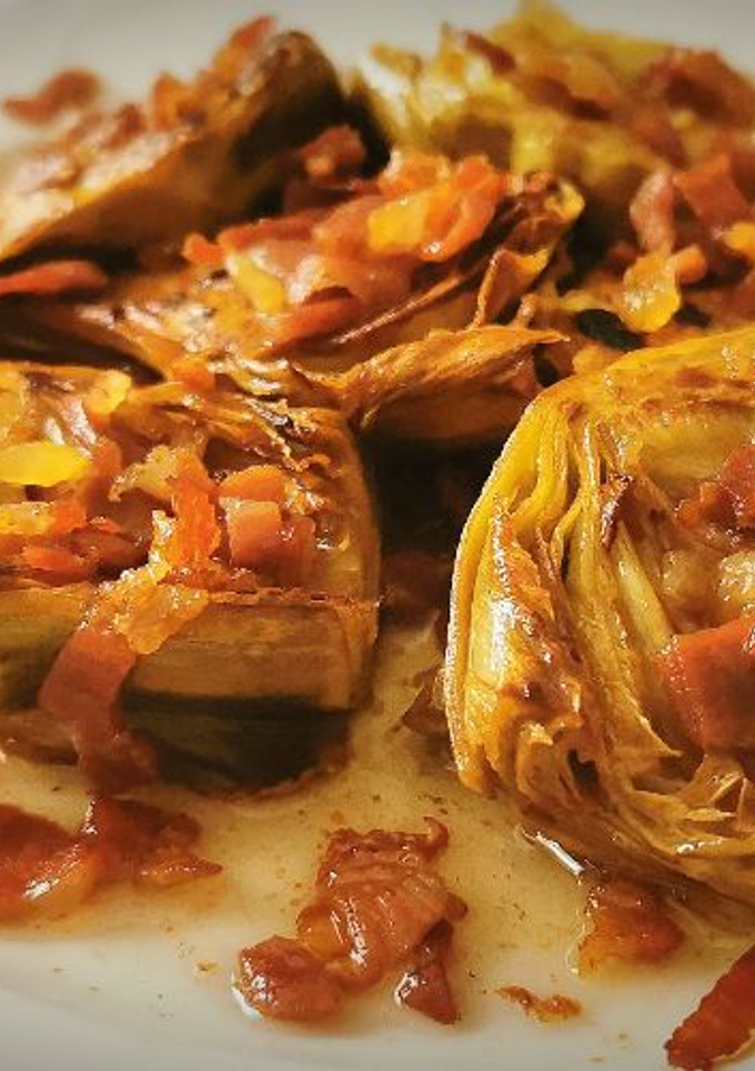 Una foto de Alcachofas a la plancha con Jamón Ibérico