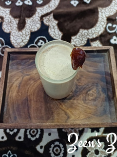 A picture of Dates or Khajoor Lassi.