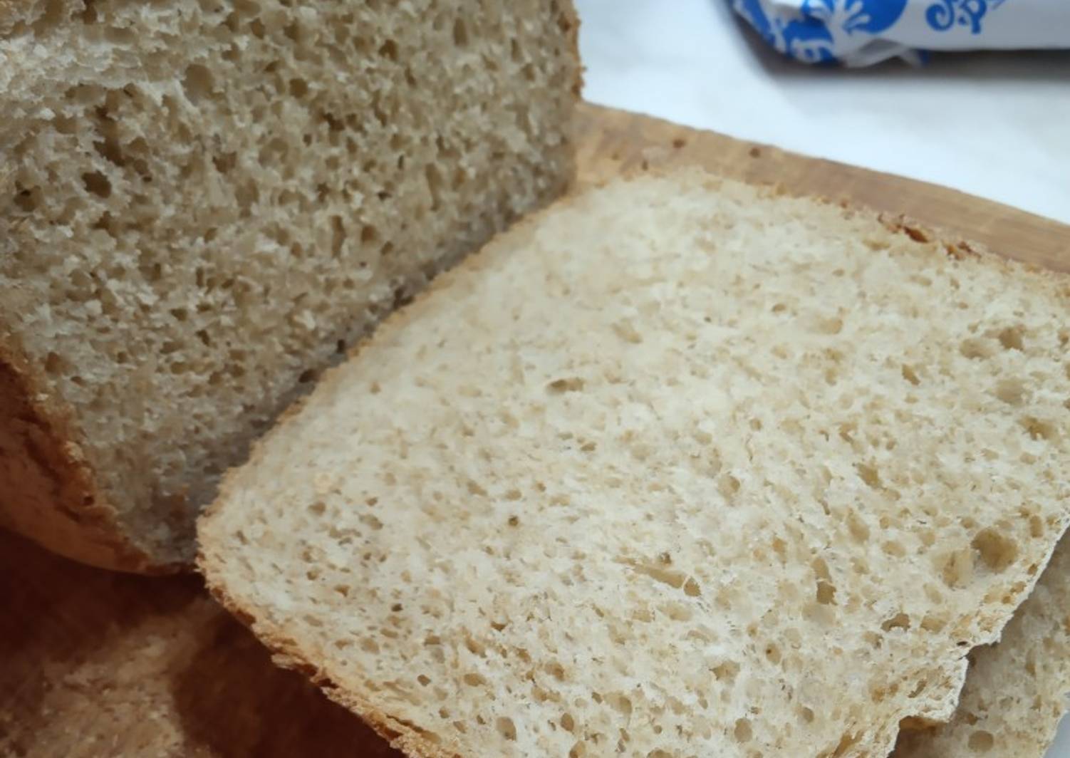 Домашний хлеб на сыворотке. Хлеб с отрубями. Хлеб на сыворотке в хлебопечке. Хлеб пшеничный с отрубями.