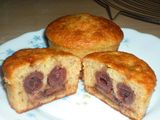 Meggyel és csokival töltött muffin
