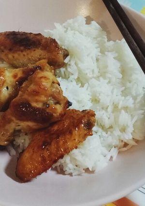 Hình của món Cánh gà nướng bơ cay.