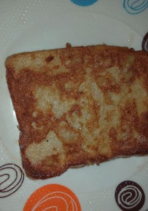 A picture of Bread in egg.